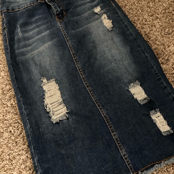 Jean Skirt - Picture 3 of 4